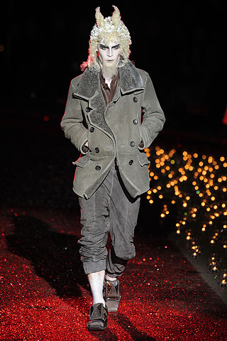 John Galliano / - 2009-2010